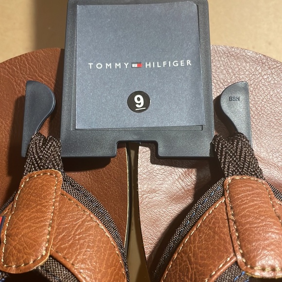 🆕Tommy Hilfiger - Flip flops - Picture 2 of 2